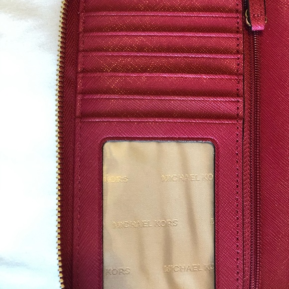 Michael Kors Wallet - Picture 5 of 7